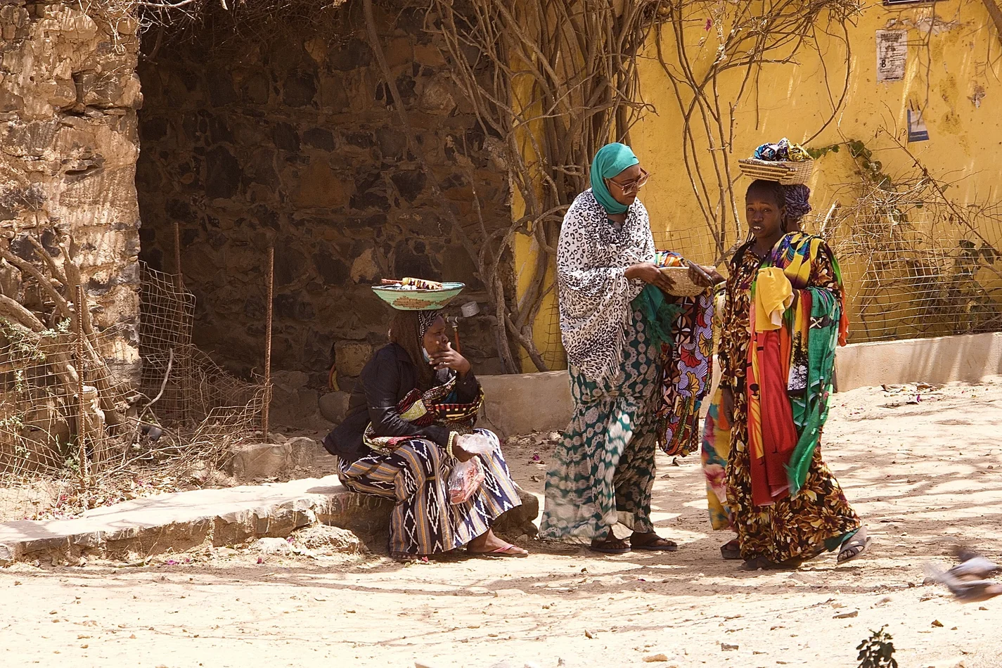 Mujeres senegalesas en la calle